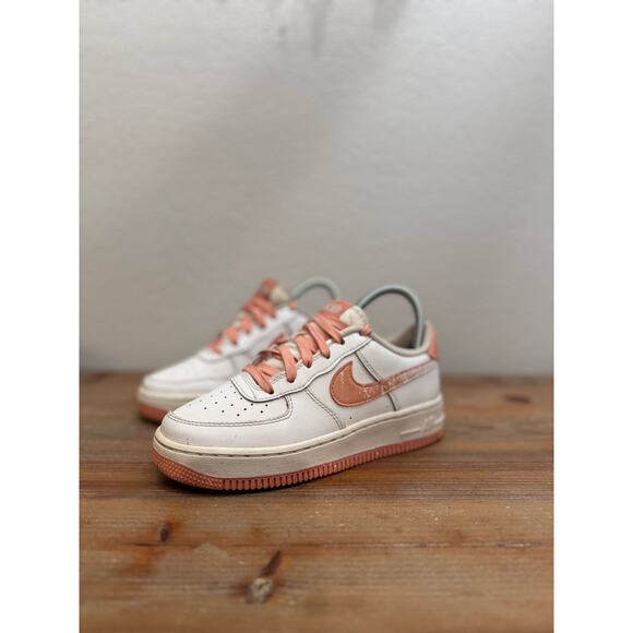 Nike Air Force 1 Low LV8 GS 'White Light Madder Root Speckled’ Size 4.5Y - Picture 9 of 10